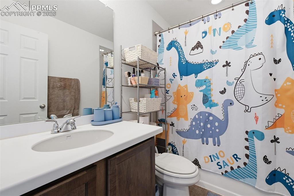 Image 20 of 26: Bathroom