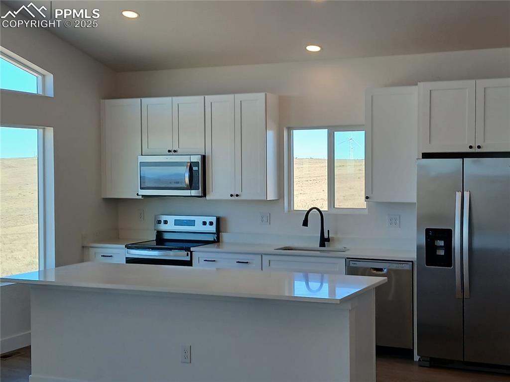 Image 11 of 39: Kitchen