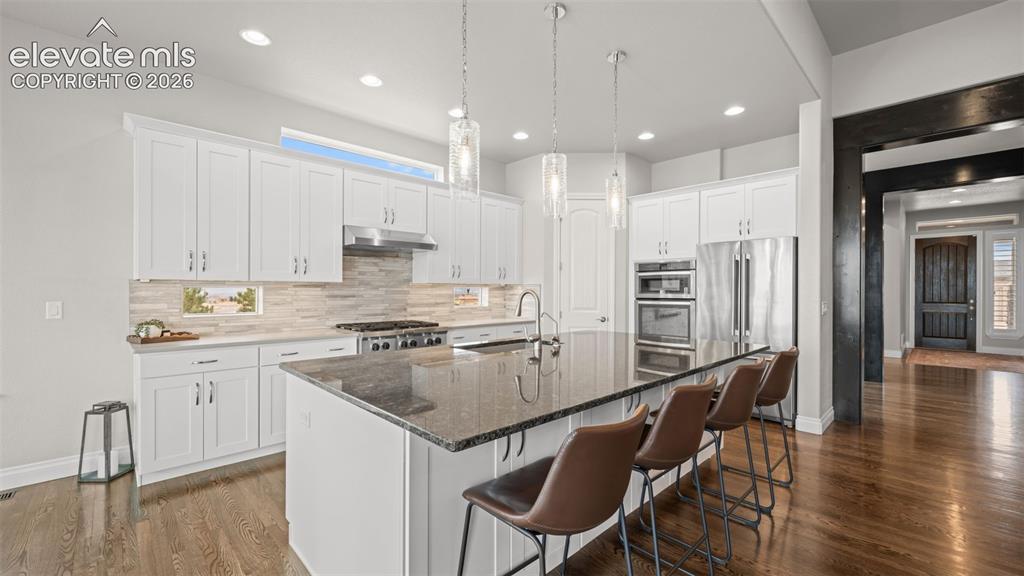 Image 11 of 45: Kitchen