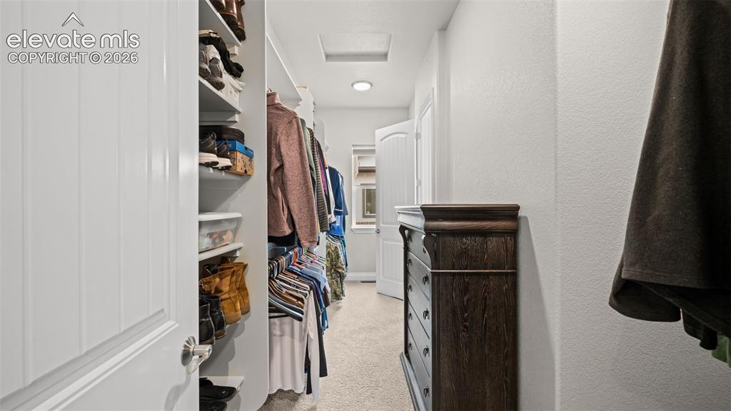 Image 20 of 45: Closet