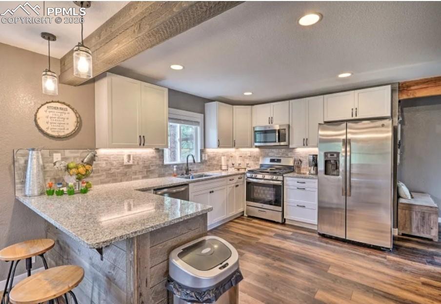 Image 49 of 50: Kitchen