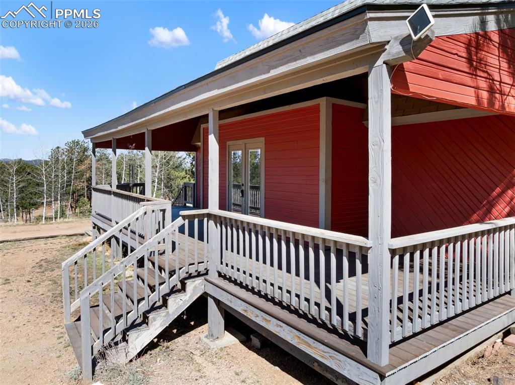 Image 6 of 50: Side of Structure