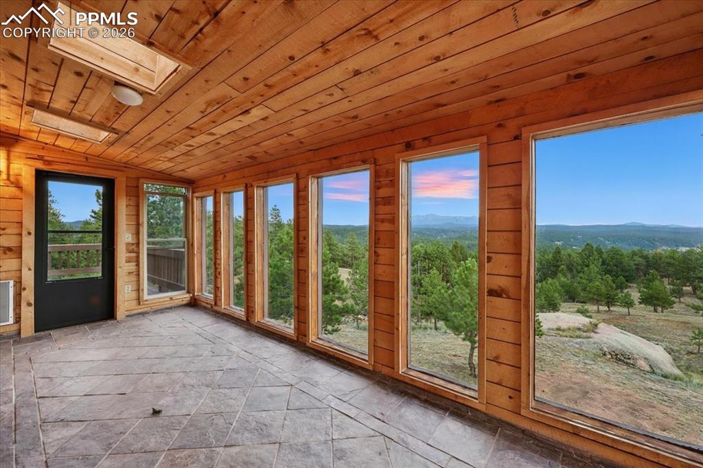 Image 38 of 49: Sun Room