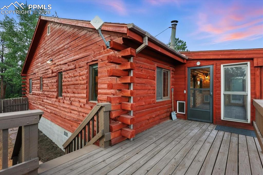 Image 39 of 49: Deck