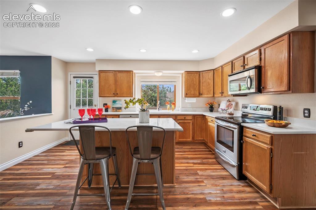 Image 13 of 38: Kitchen