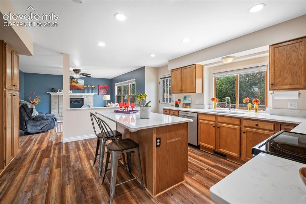 Image 14 of 38: Kitchen