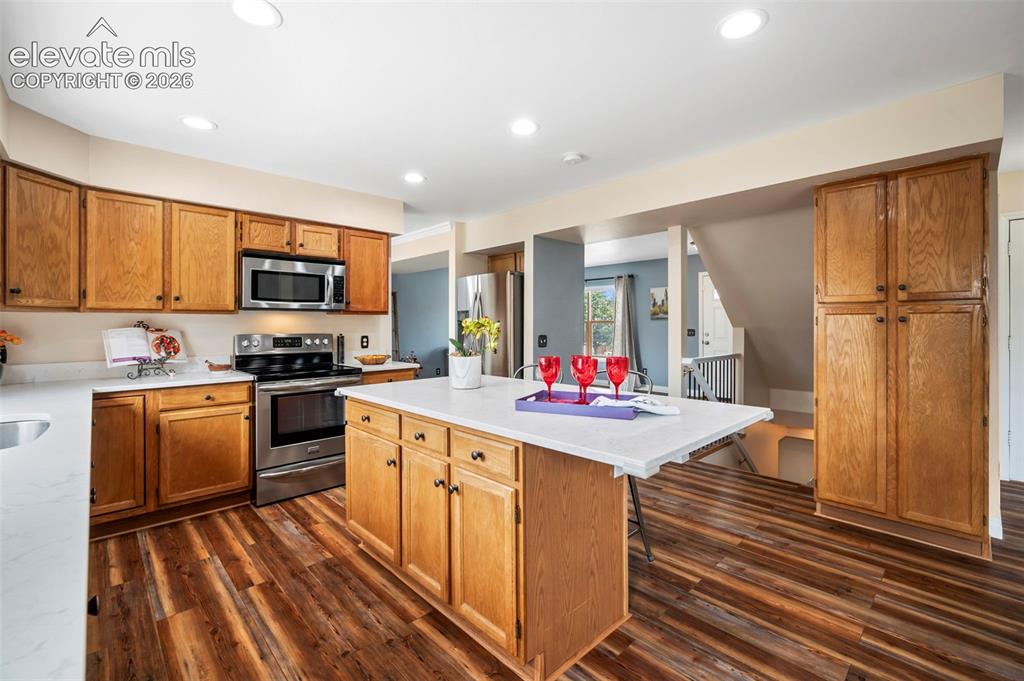 Image 3 of 38: Kitchen