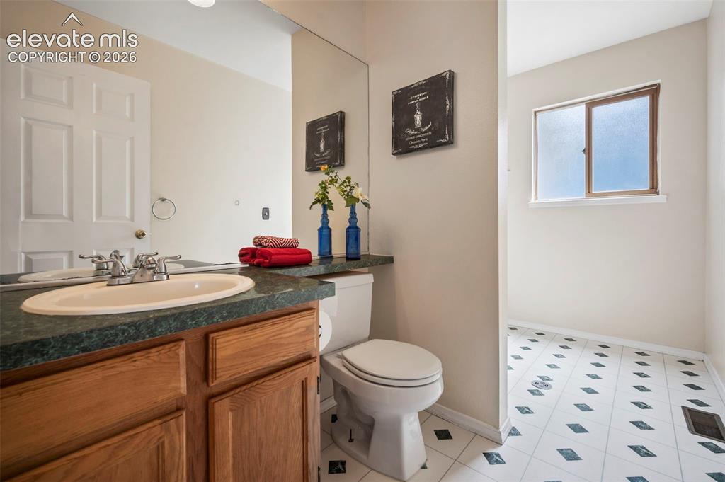 Image 32 of 38: Bathroom