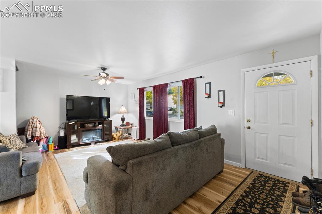 Image 5 of 31: Living Room