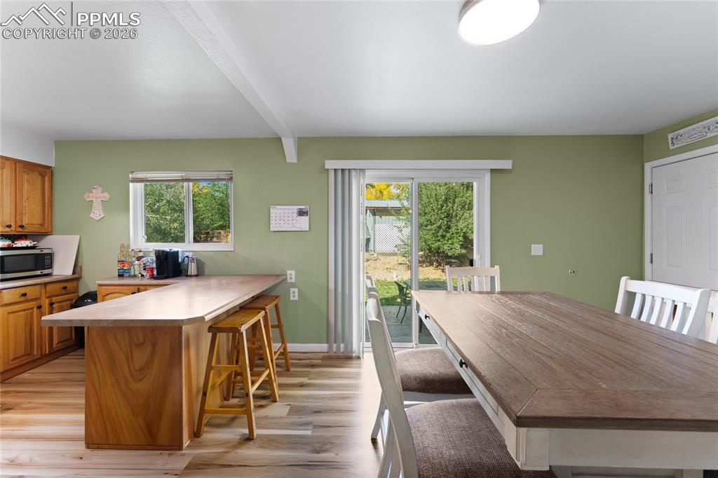 Image 7 of 31: Kitchen