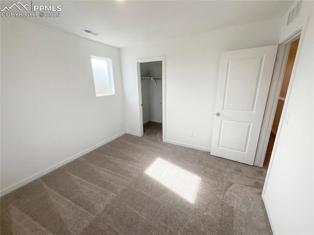 Image 10 of 18: Bedroom