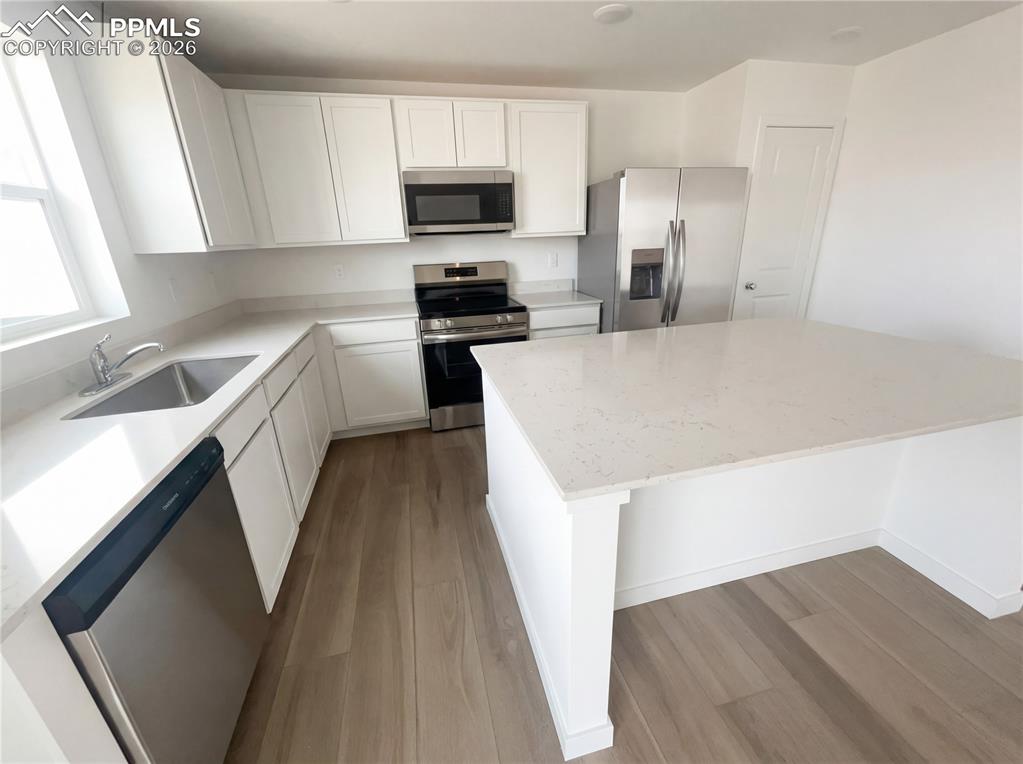 Image 5 of 18: Kitchen