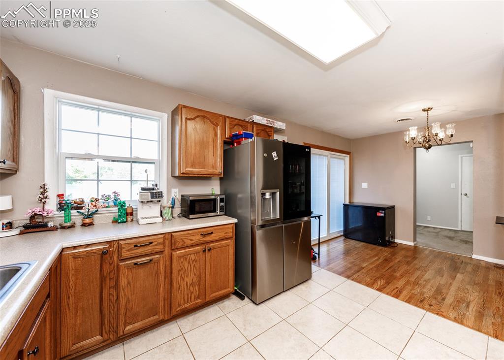 Image 11 of 26: Kitchen