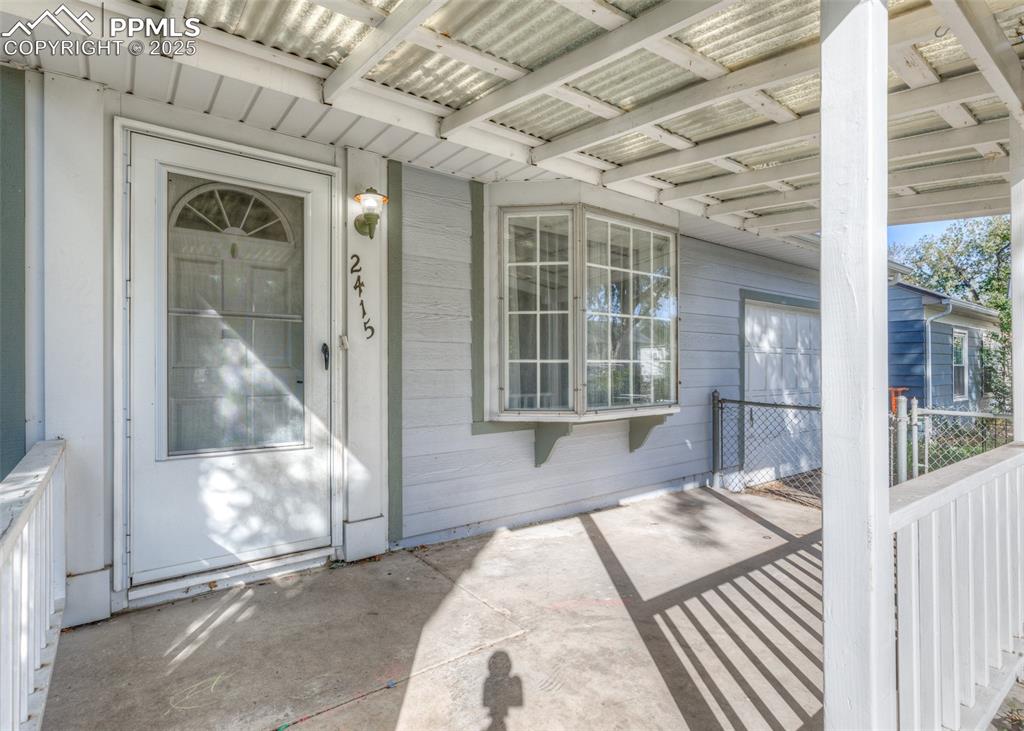 Image 3 of 26: Entry