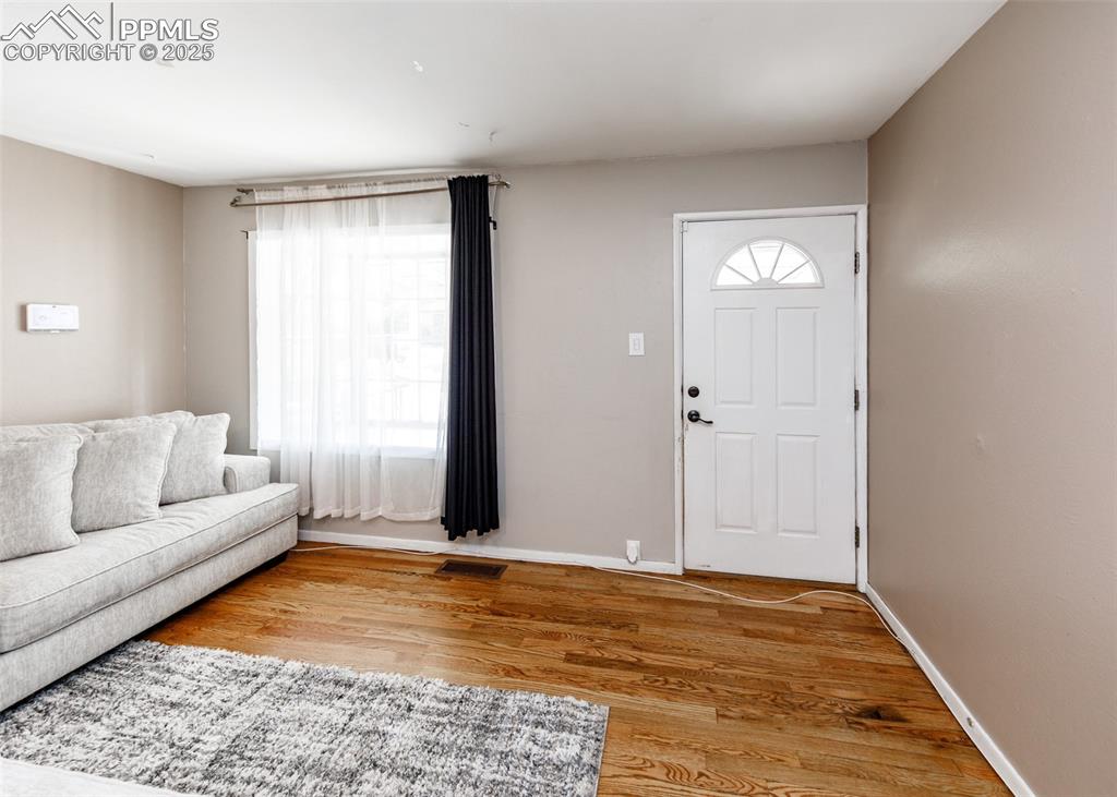 Image 5 of 26: Living Room