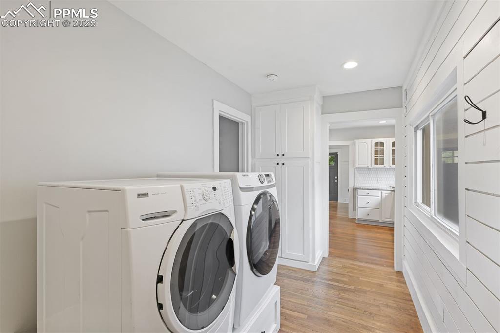 Image 19 of 42: Laundry