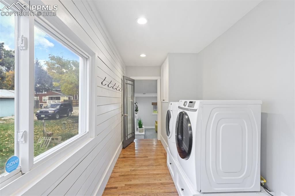 Image 20 of 42: Laundry