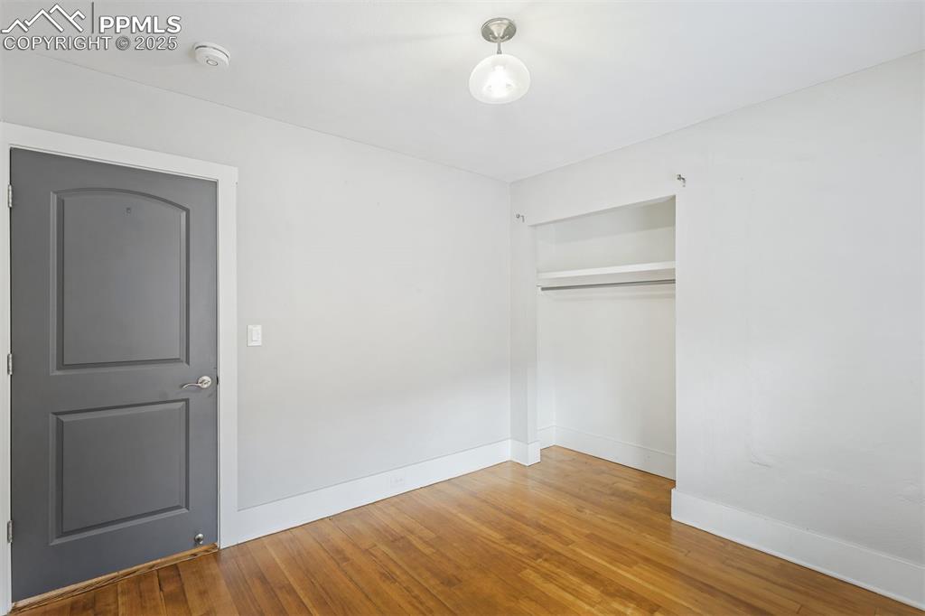 Image 27 of 42: Bedroom