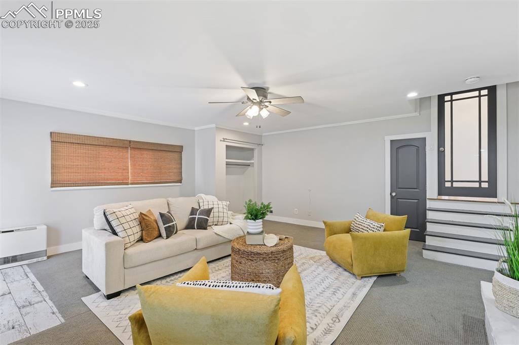 Image 30 of 42: Living Room