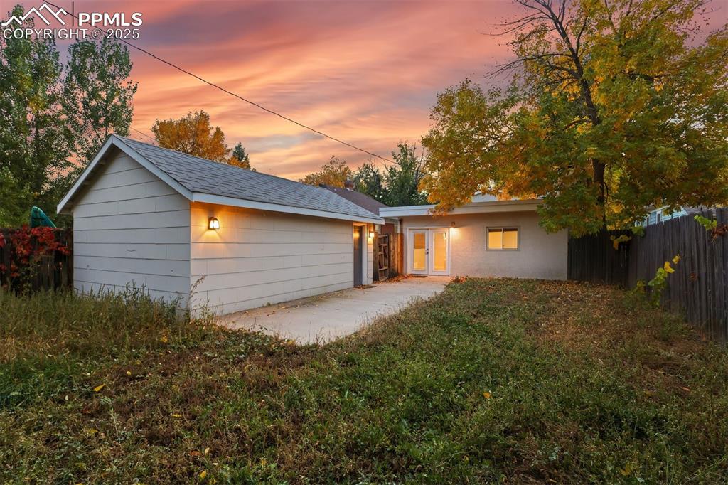 Image 33 of 42: Back of Structure