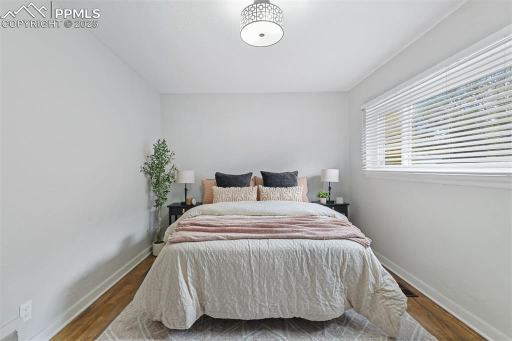 Image 6 of 42: Bedroom