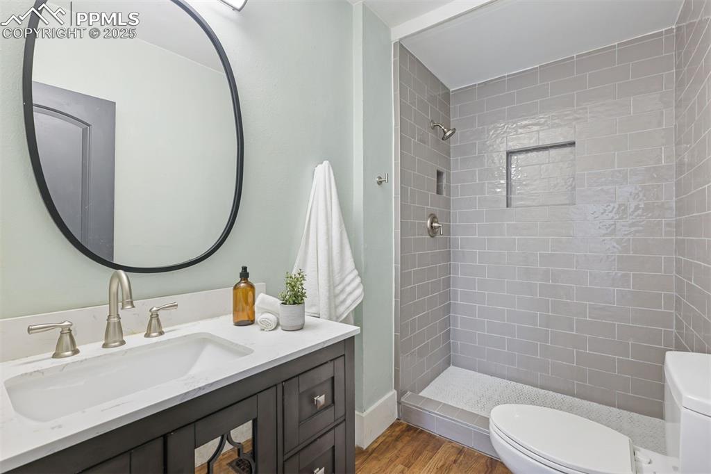 Image 8 of 42: Bathroom