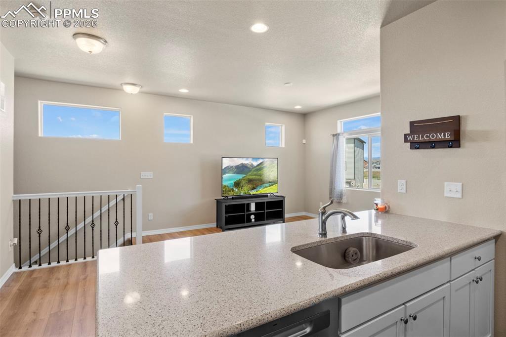 Image 10 of 29: Kitchen