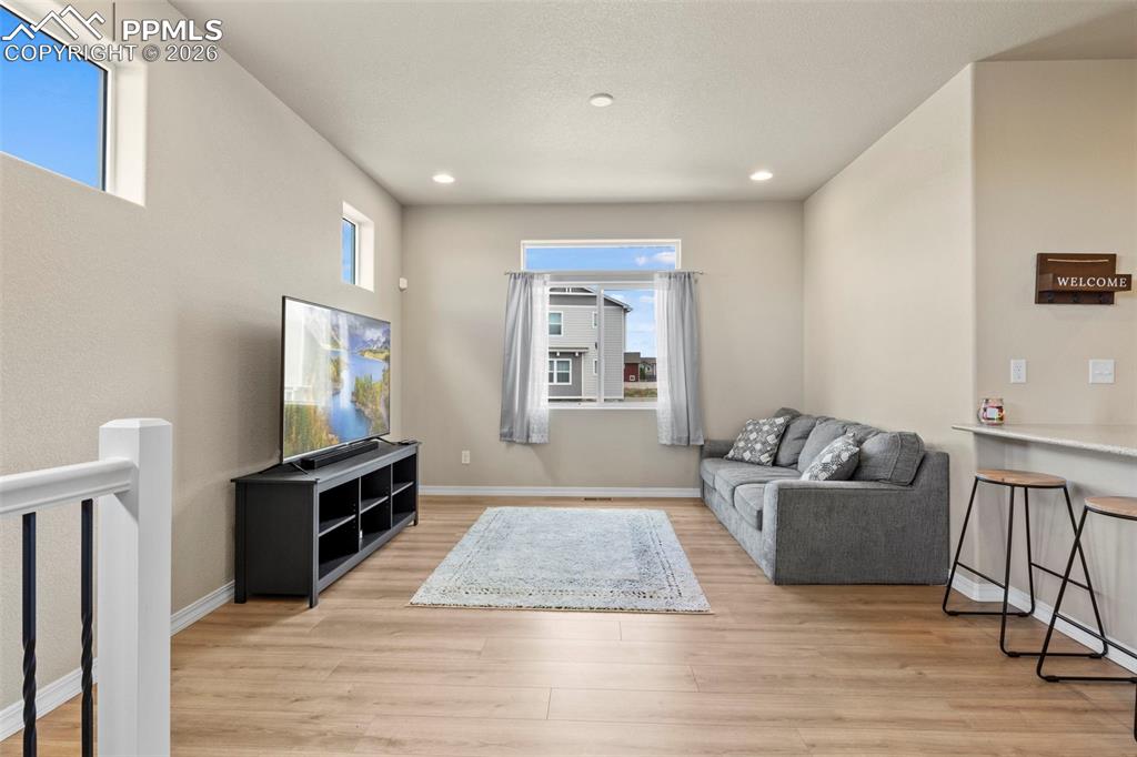 Image 4 of 29: Living Room