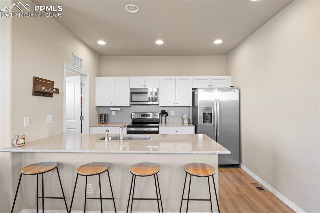 Image 7 of 29: Kitchen