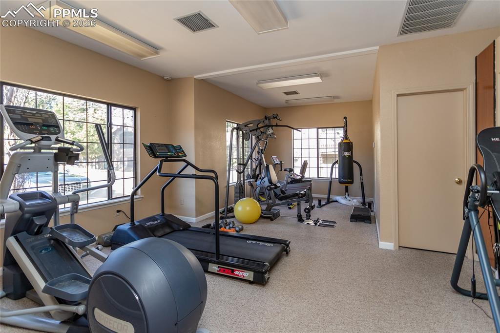 Image 28 of 47: Gym