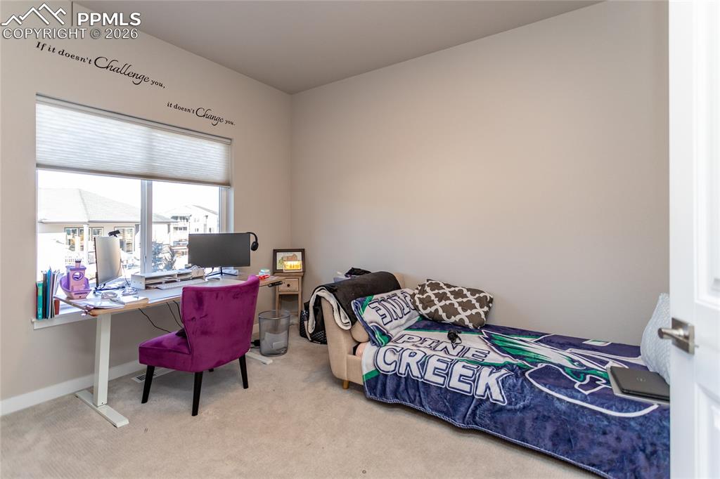 Image 21 of 46: Office