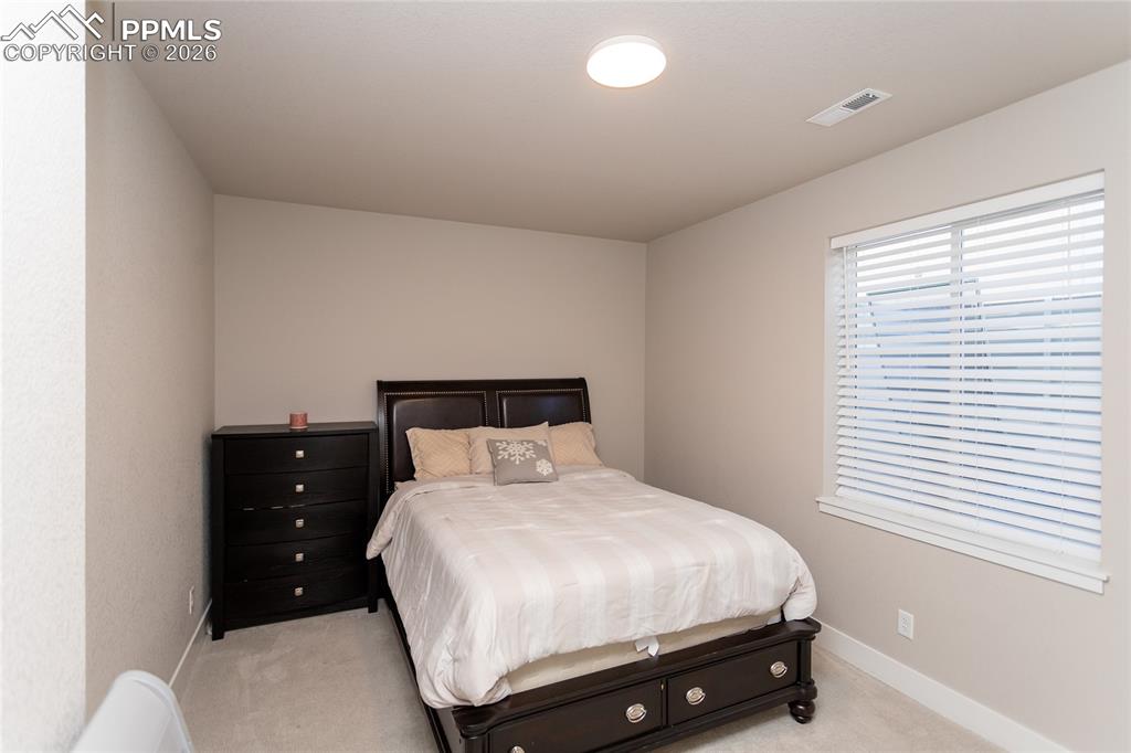 Image 39 of 46: Bedroom