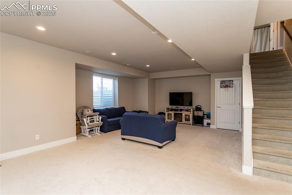 Image 41 of 46: Family Room