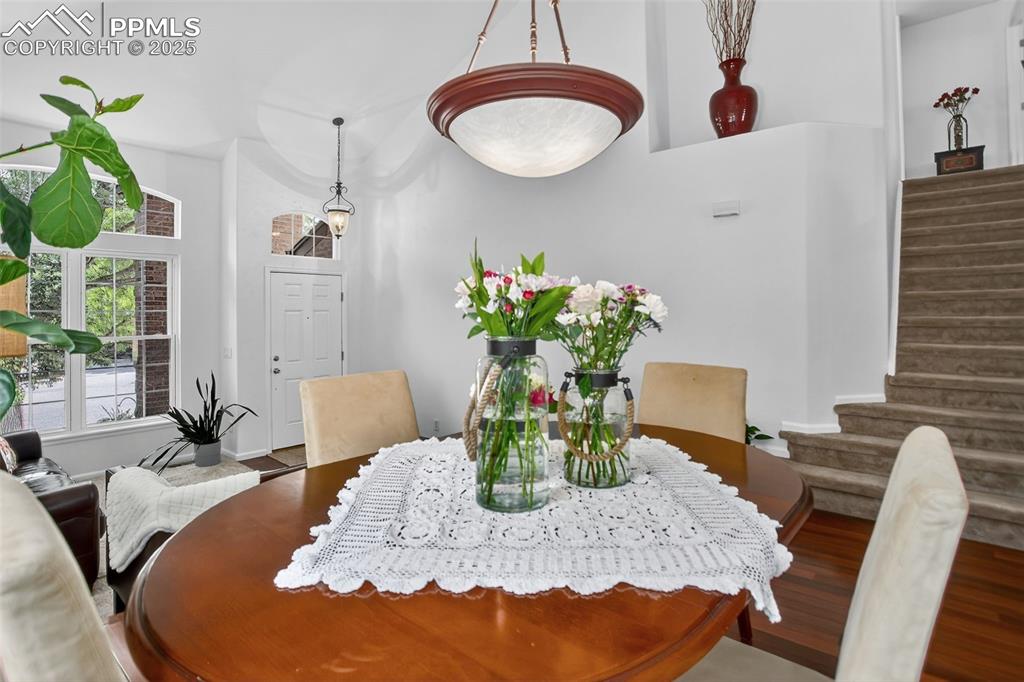 Image 8 of 45: Dining Area