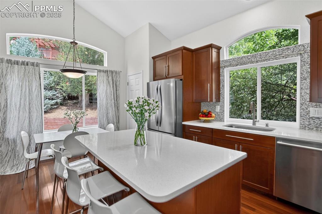 Image 9 of 45: Kitchen