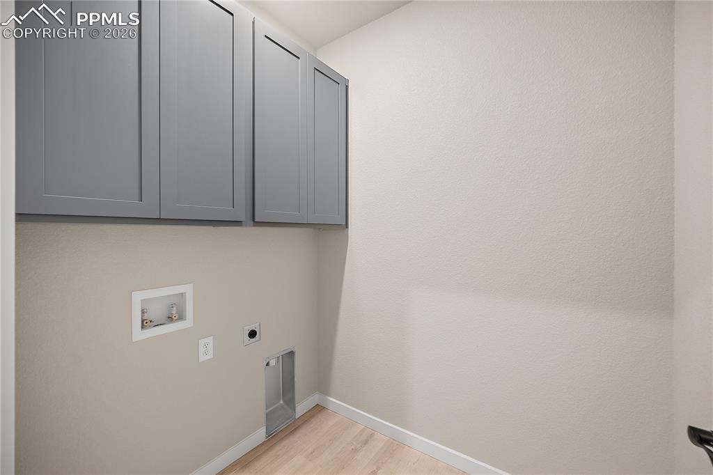 Image 11 of 34: Laundry