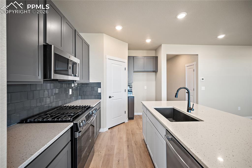 Image 18 of 34: Kitchen