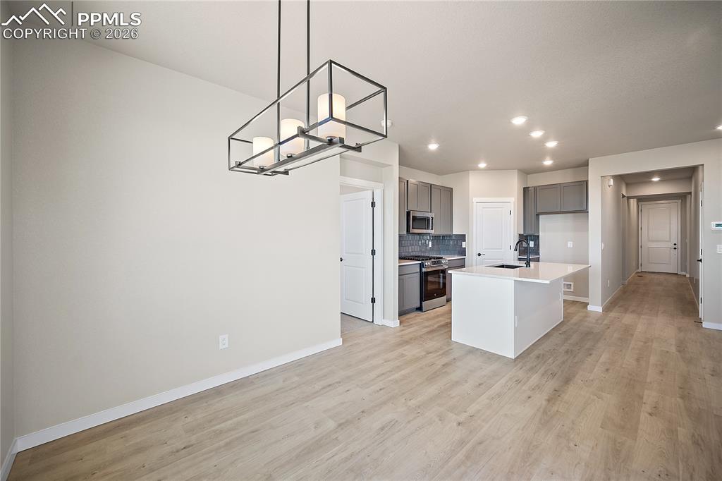 Image 21 of 34: Kitchen