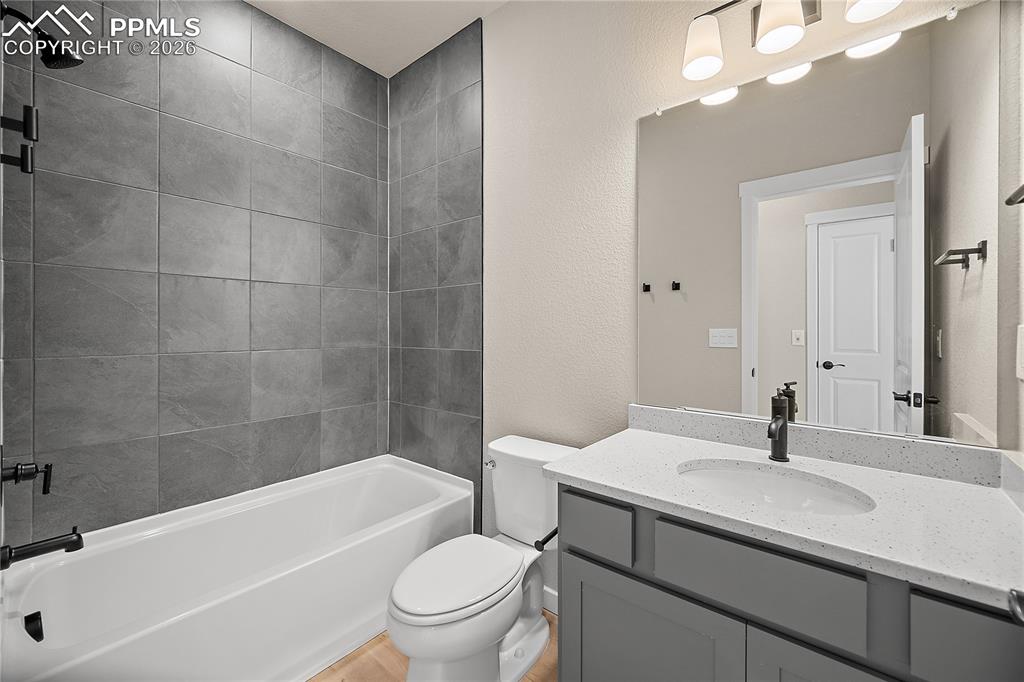 Image 8 of 34: Bathroom