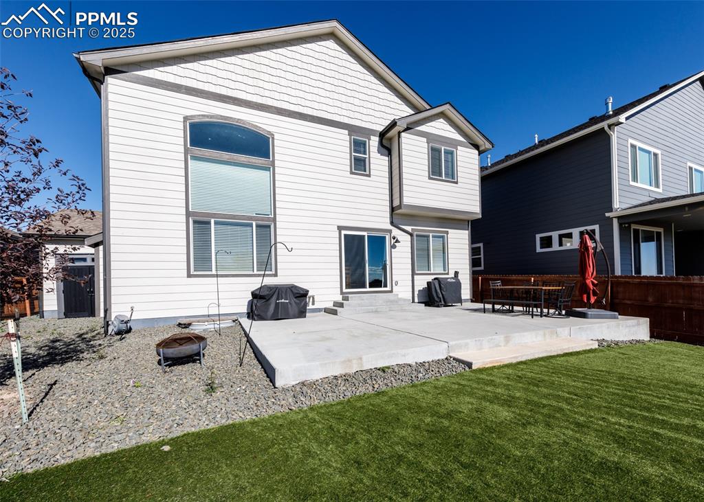 Image 41 of 43: Look how much room you have to entertain and enjoy the Colorado Fresh Air.