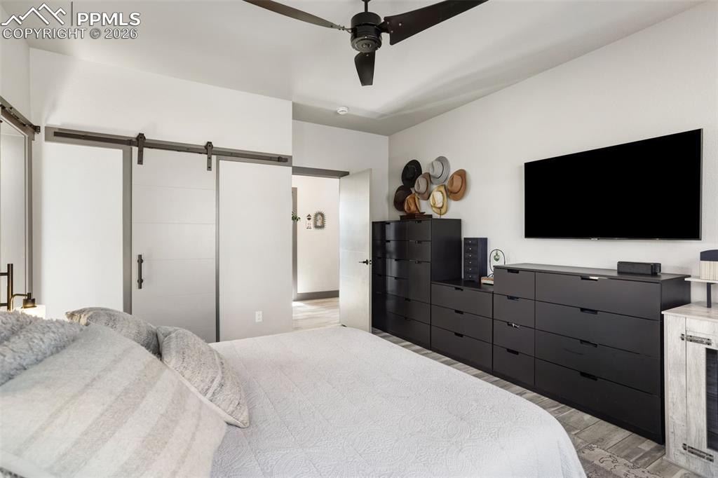 Image 16 of 39: Bedroom