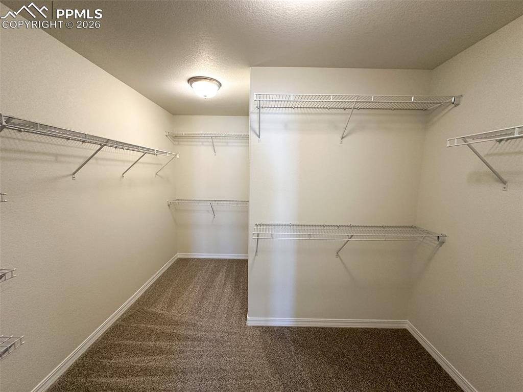 Image 23 of 36: Closet