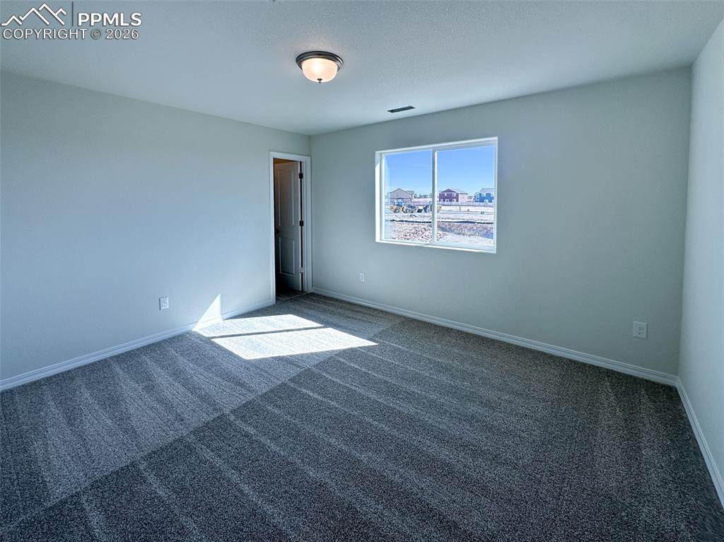 Image 24 of 36: Bedroom