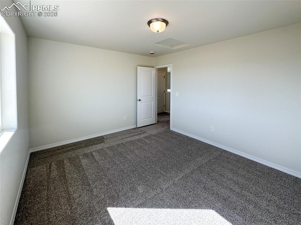 Image 25 of 36: Bedroom