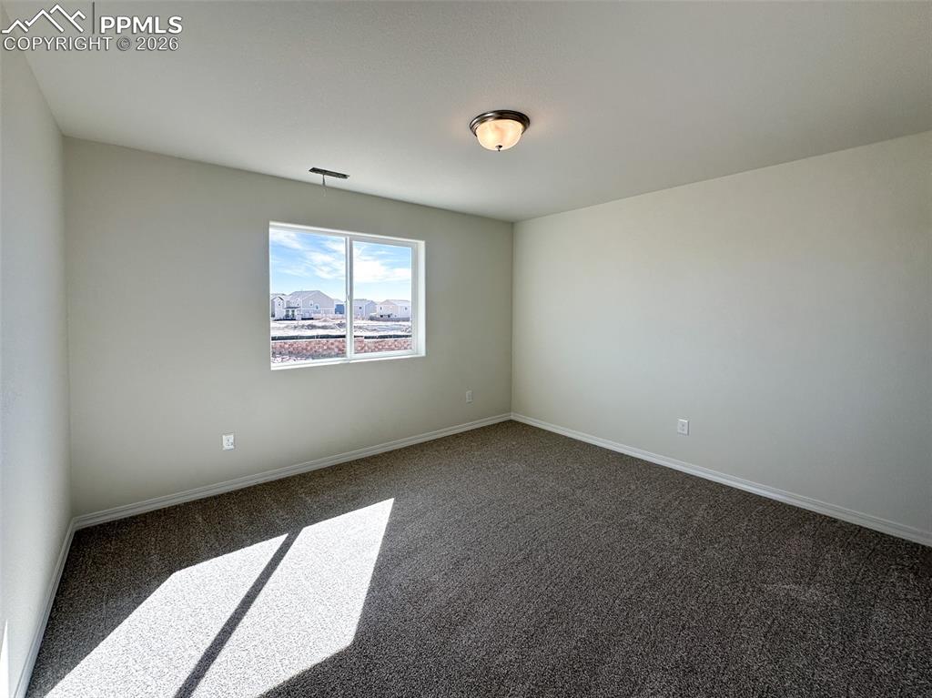 Image 27 of 36: Bedroom