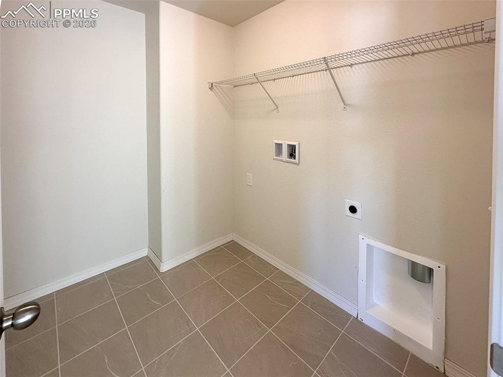 Image 31 of 36: Laundry