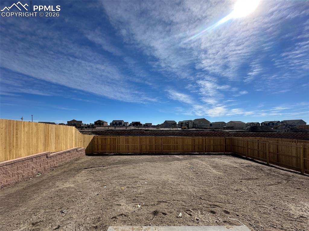 Image 35 of 36: Yard