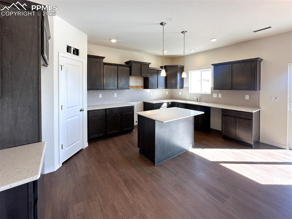 Image 4 of 36: Kitchen