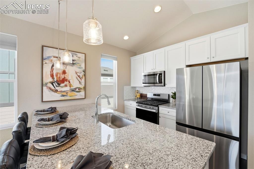 Image 10 of 45: Kitchen