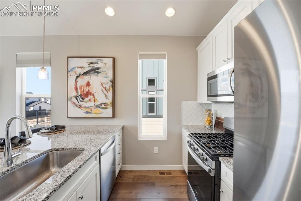 Image 11 of 45: Kitchen